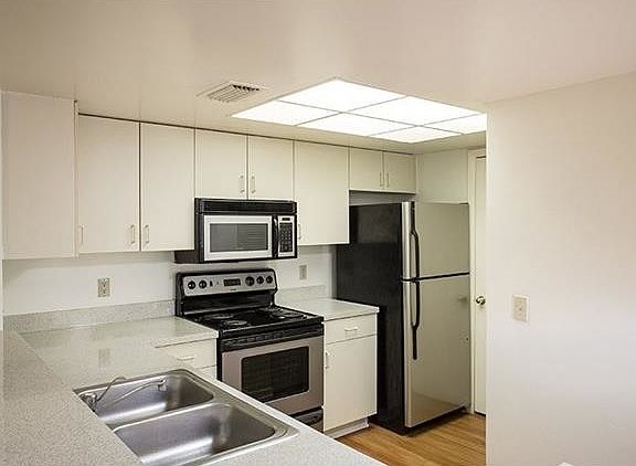 4th image of 3605 NE 207th St #2308