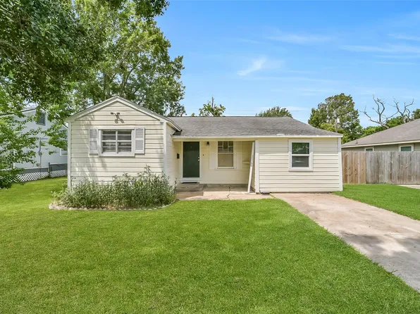 312 S Utah St, La Porte, TX 77571
