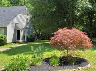 8909 Brucewood Dr, North Chesterfield, VA 23235