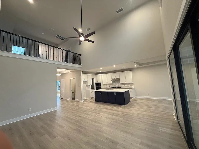 1929 Montella Way — Photo 5