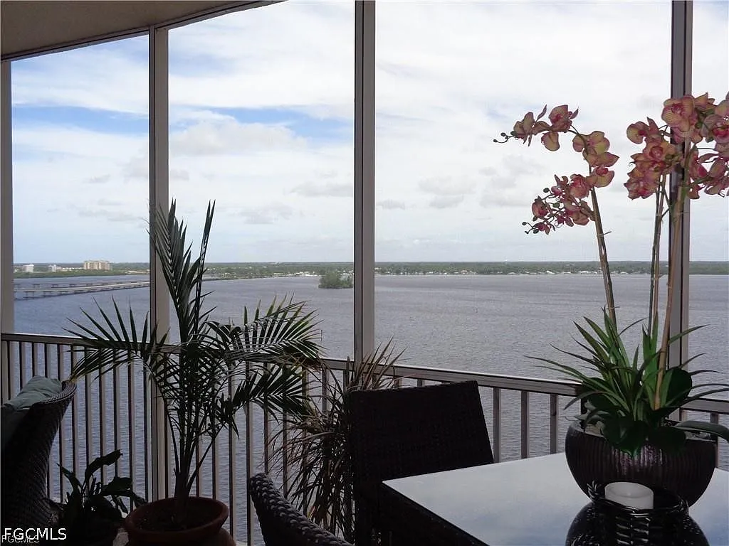 3 bed, 2.0 bath, 1571 sqft, $2,500 — Photo 3