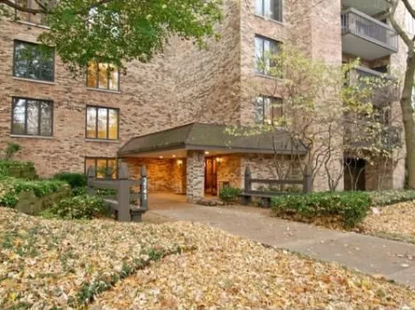 3801 Mission Hills Rd, Northbrook, IL 60062