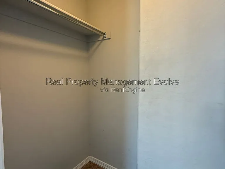 5618 N 87th Dr — Photo 31
