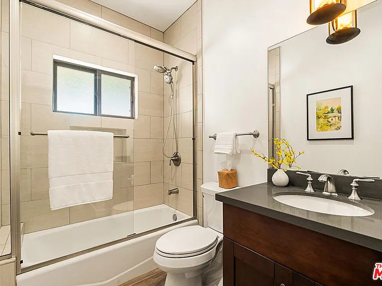 8836 Wonderland Ave — Photo 39