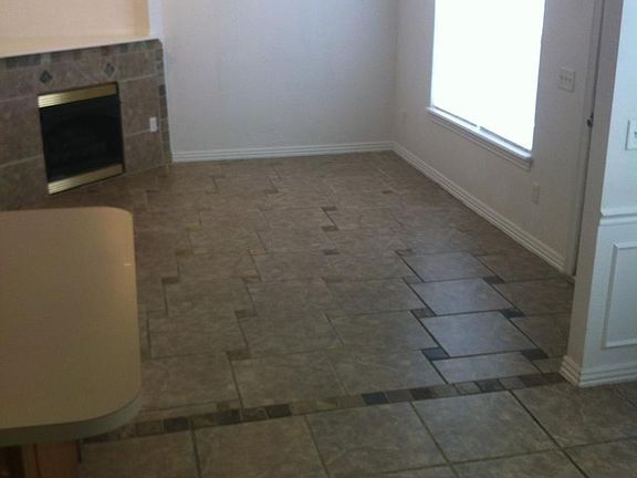 4th image of 824 W Melmar Dr