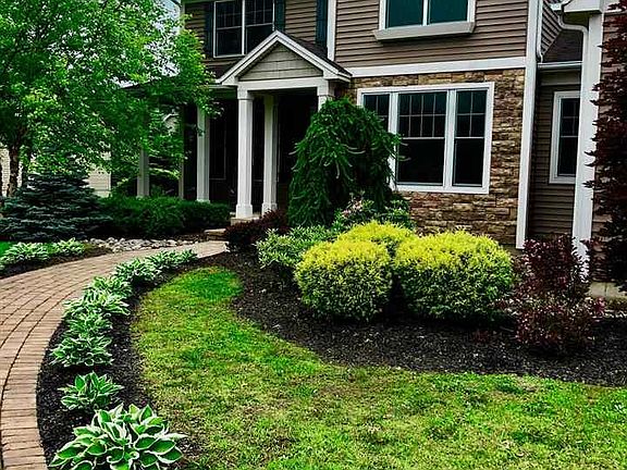 2nd image of 6 Hidden Farm Ln