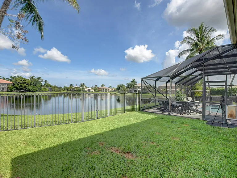 19211 N Creekshore Ct — Photo 66