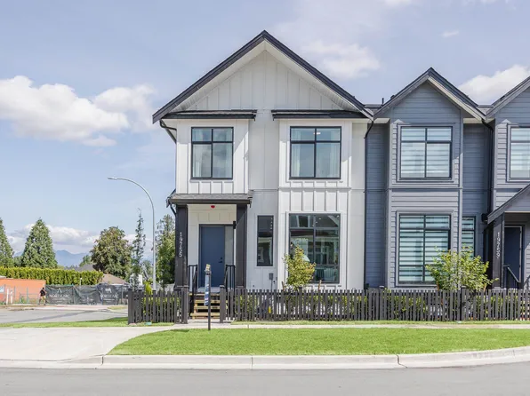 19767 75b Ave, Langley, BC V2Y 3T2