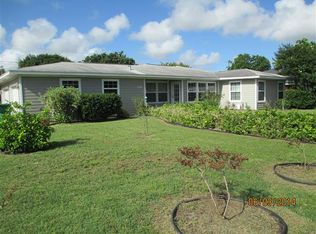 930 W 8th St, Freeport, TX 77541