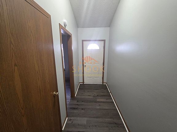 2nd image of 2221 Bridgewater Cir APT B