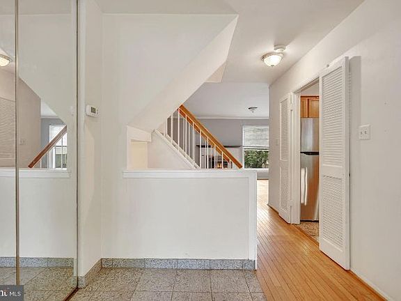 4th image of 6060 Hollow Knoll Ct