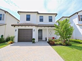 8769 Madrid Cir, Naples, FL 34104