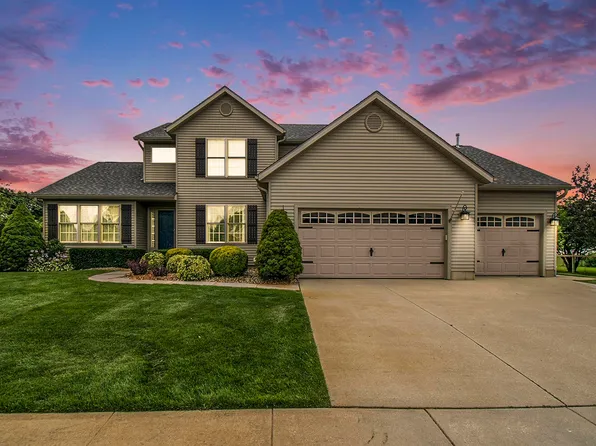 13664 Ravenwood Dr, Granger, IN 46530