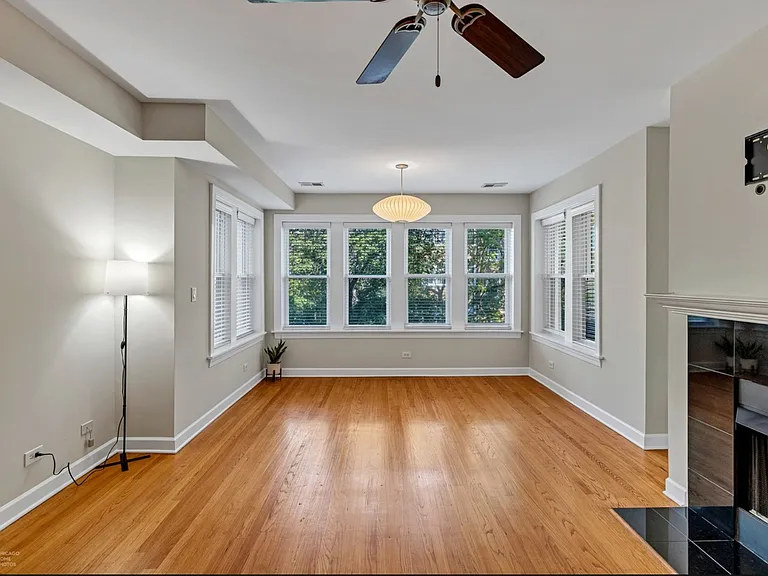 3011 W Gunnison St #2E — Photo 4