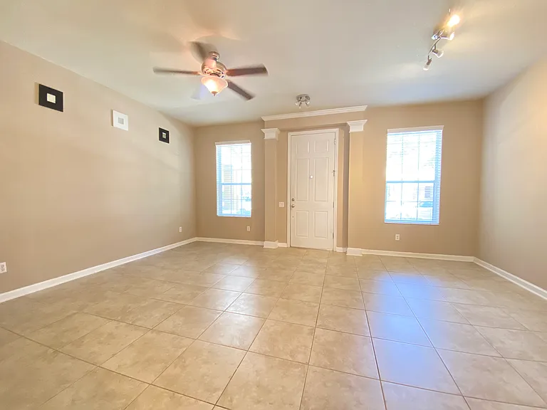 7708 Fordson Ln — Photo 2