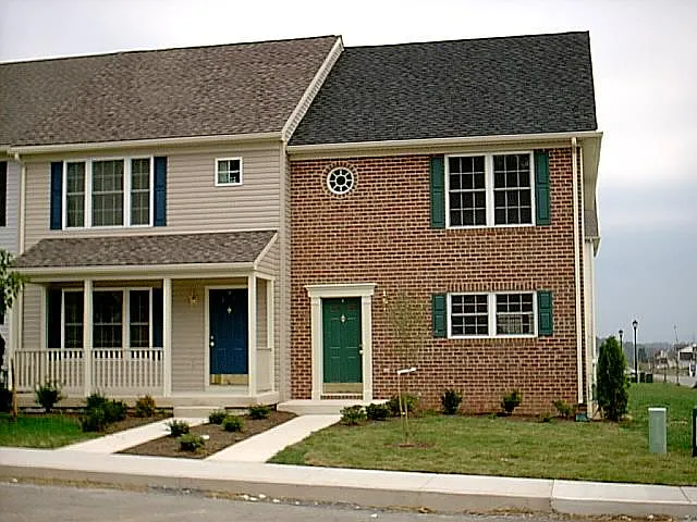 8 Mabel Ln
