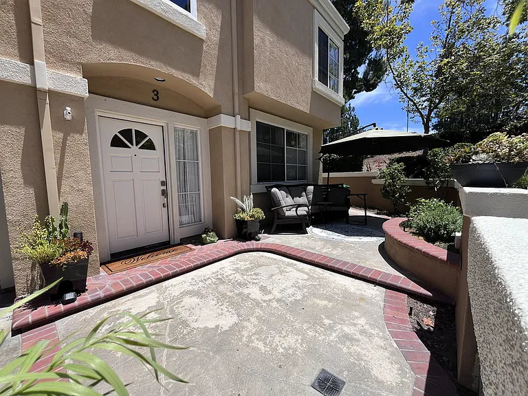 3 Opera Ln — Photo 3