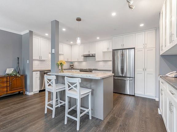 2nd image of 2451 Gladwin Rd #225