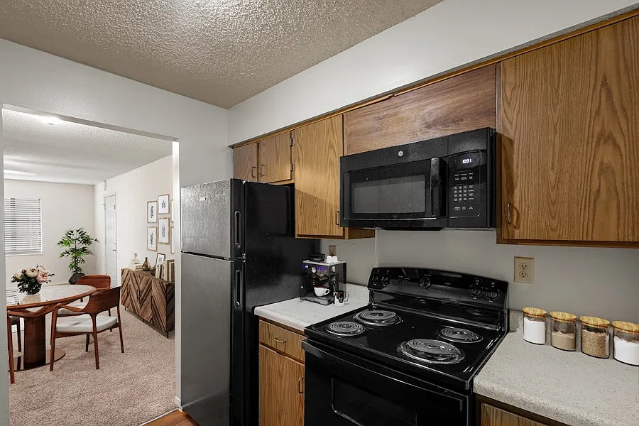 Bristol Pointe Apartments