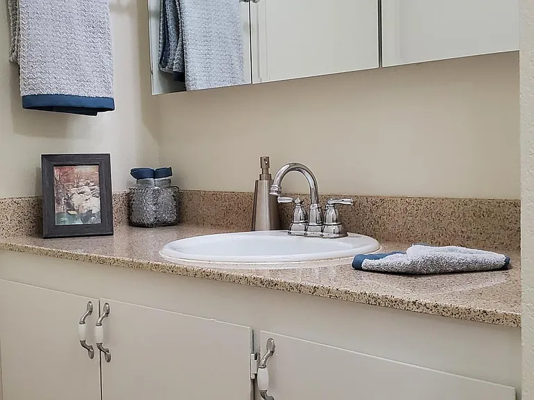 Live Oak Apartments — Photo 50