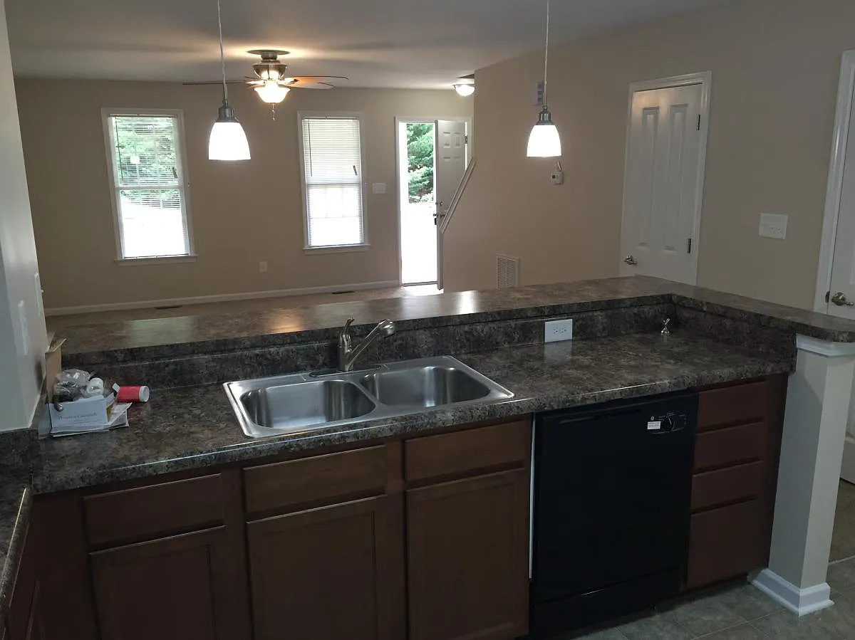 2 bed, 2.5 bath, 1050 sqft, $1,700 — Photo 4