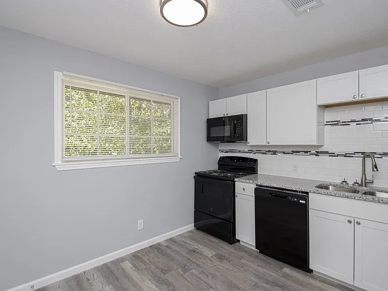 35 Hiland Pl #B — Photo 14