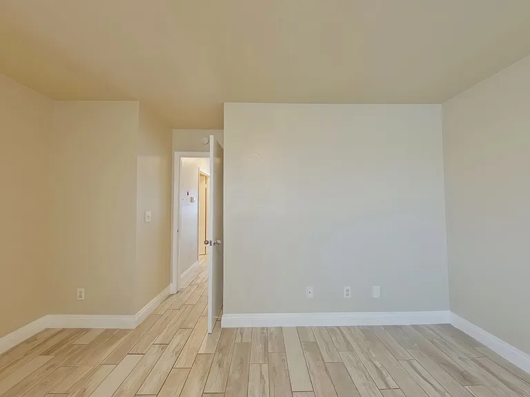 1640 Athol Ave — Photo 16