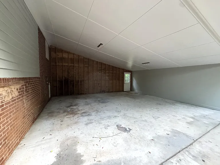 108 White St — Photo 5