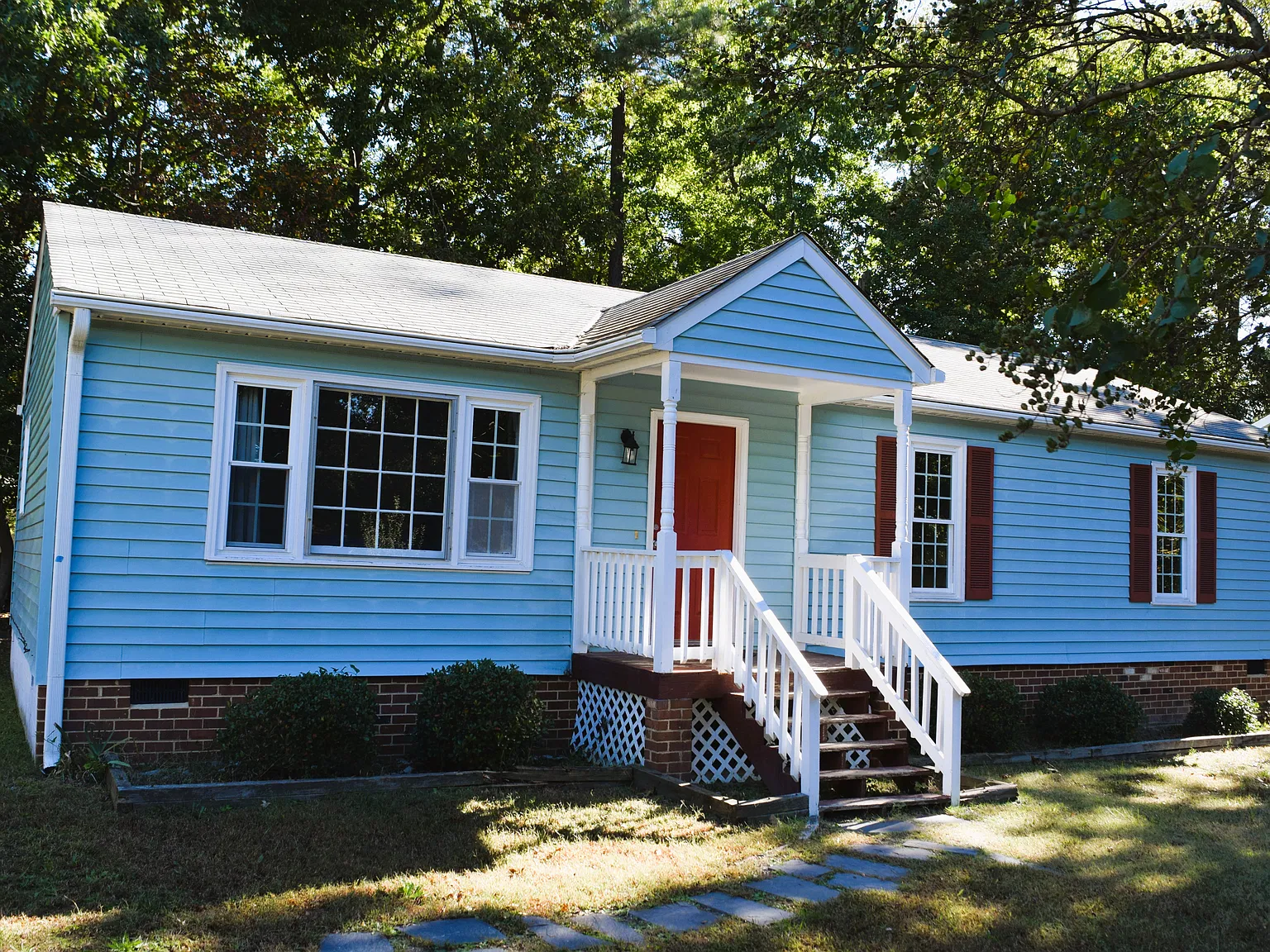 3 bed, 1.5 bath, 1200 sqft, $1,975 — Photo 2