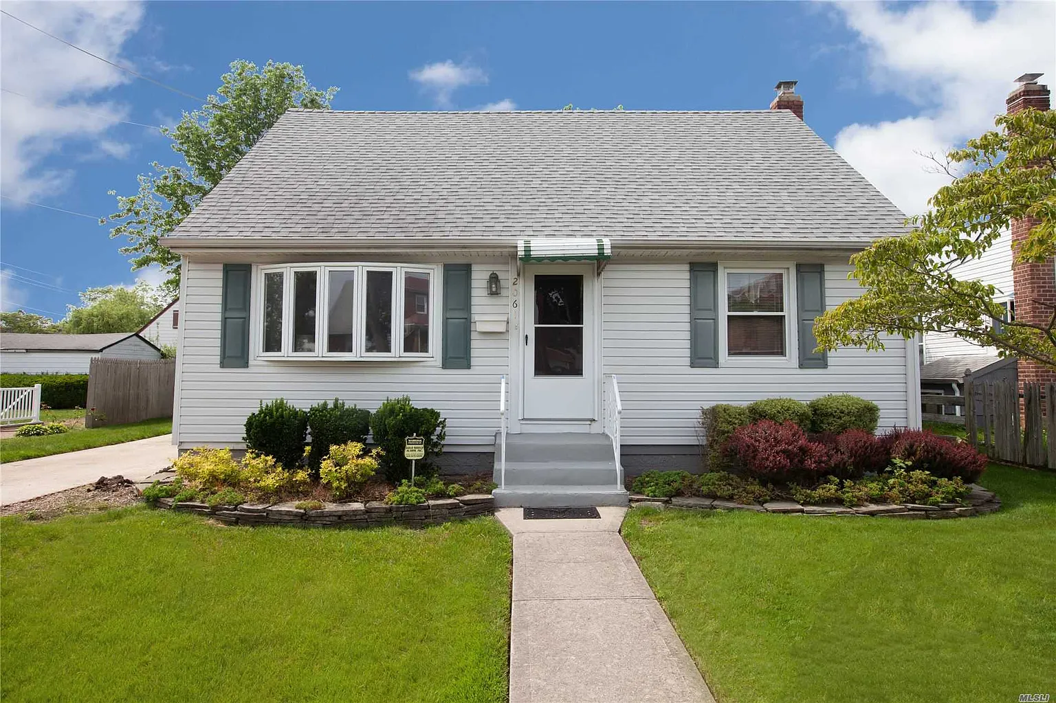 2061 Lincoln Ave photo 1