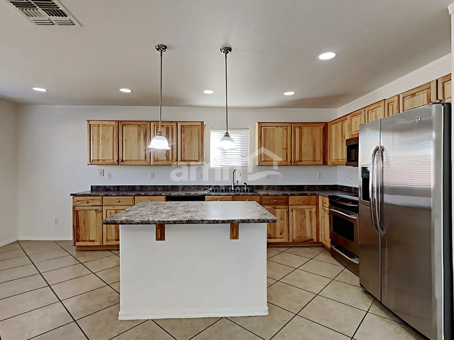 5 bed, 3.0 bath, 2425 sqft, $2,265 — Photo 4