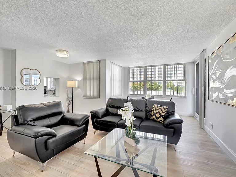 3015 N Ocean Blvd #6A — Photo 2