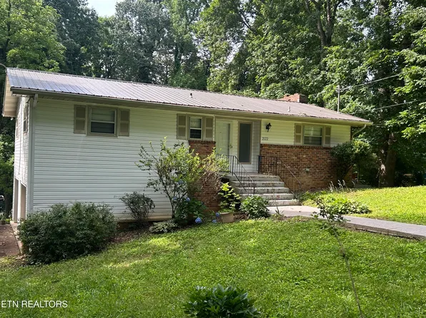 2122 Ridgecrest Dr, Maryville, TN 37803