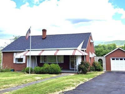 203 Scenic Ln, Rich Creek, VA, 24147