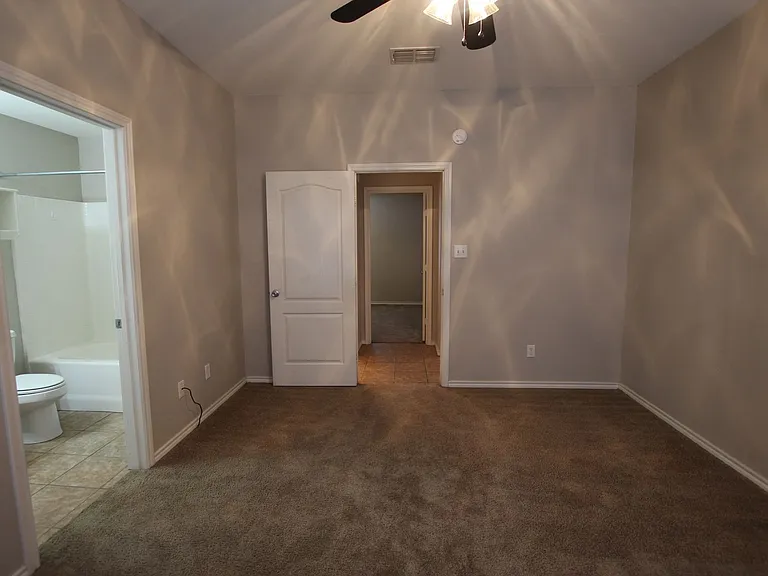 2 Bedroom Duplex for Rent in Lindale! — Photo 11