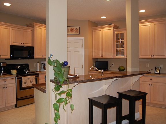 2nd image of 1175 Briarwood Dr