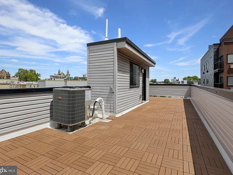 1843 E Hazzard St #2 — Photo 35