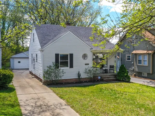 14902 James Ave, Maple Heights, OH 44137