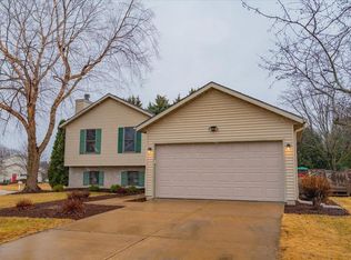 452 Lisa Ct, Oregon, WI 53575