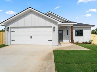 17418 Crossing Cir, Lindale, TX 75771