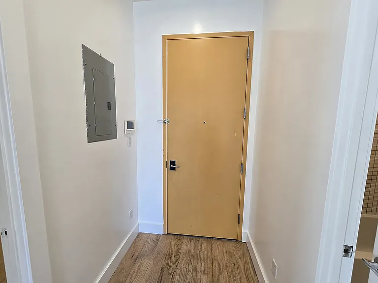 127 Troutman St #2B — Photo 15