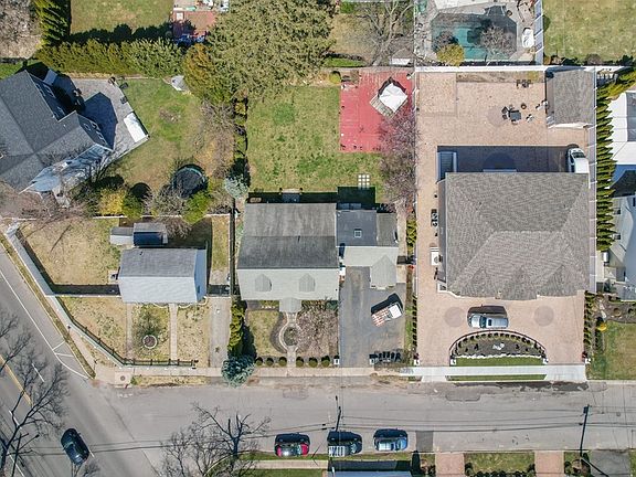 3rd image of 1945 Monroe Ave