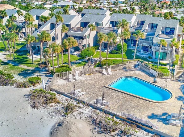 2100 Gulf Blvd APT 13, Belleair Beach, FL 33786