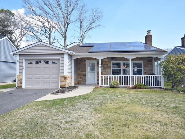 176 Canterbury Drive, Ridge, NY 11961