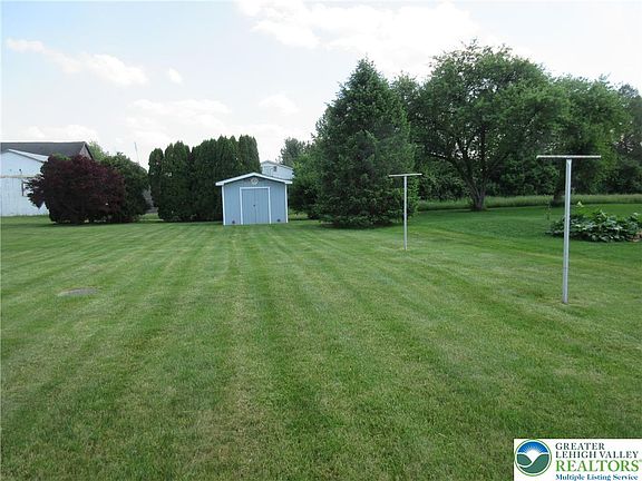 2nd image of 4363 Vista Dr