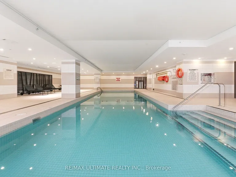 111 Saint Clair Ave W #811 — Photo 20