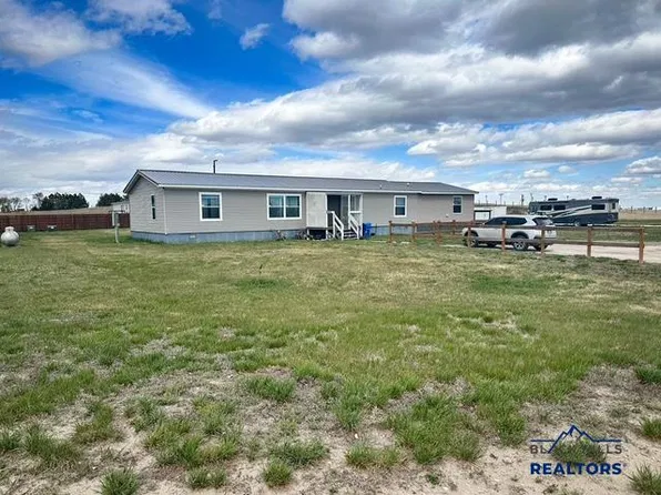 500 Easy St, Martin, SD 57551