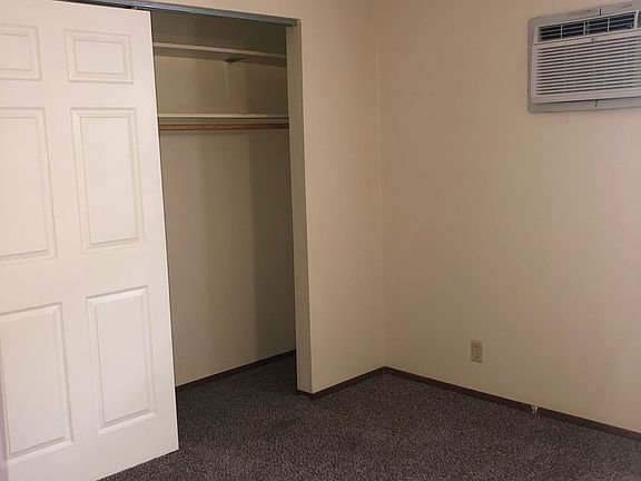 4th image of 1553 E Ave NE APT 3