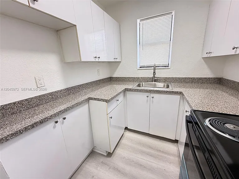 333 NW 2nd Ave #6 — Photo 8