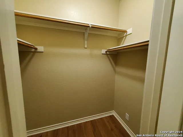 926 Misty Acres Dr — Photo 10